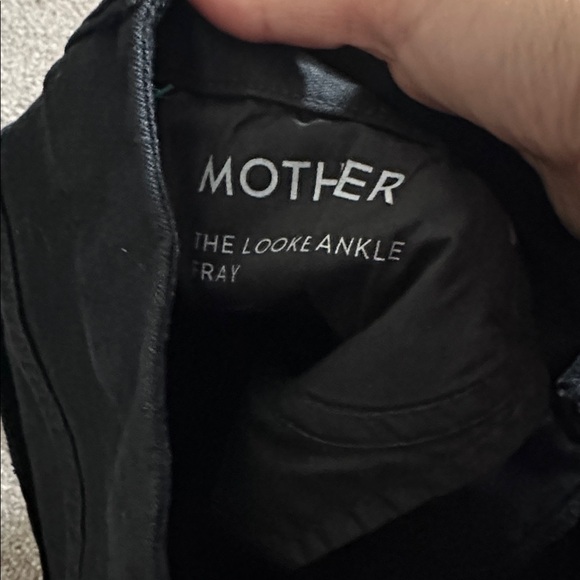 MOTHER Looker Ankle Fray Jeans in Black Bird Size 29 - Picture 4 of 4